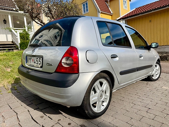 Renault Clio 2 of 6