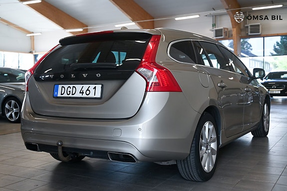 Volvo V60 4 of 5