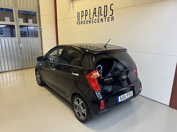 Kia Picanto 3 of 5