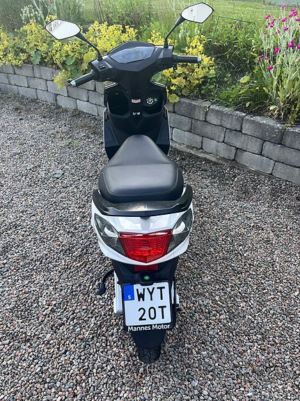 Lvneng LV Electronic Scooters LX01 4 of 9