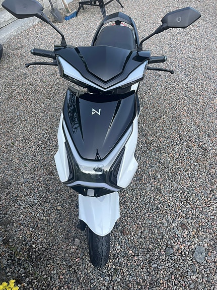 Lvneng LV Electronic Scooters LX01 5 of 9