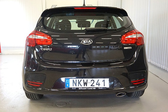 Kia Ceed 3 of 5