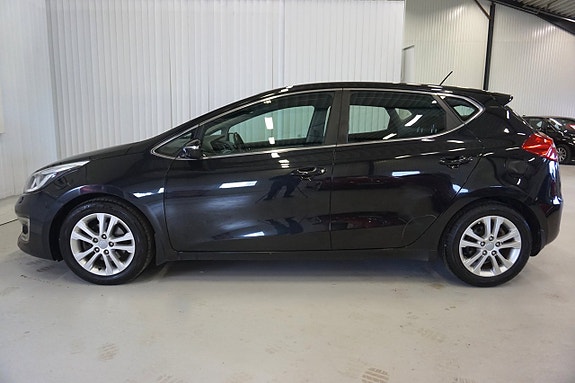 Kia Ceed 2 of 5