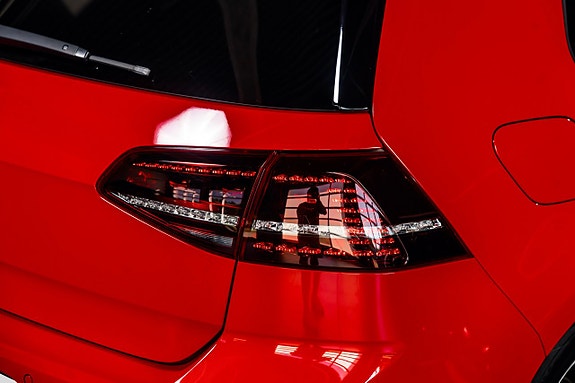 Volkswagen Golf VII 9 of 29