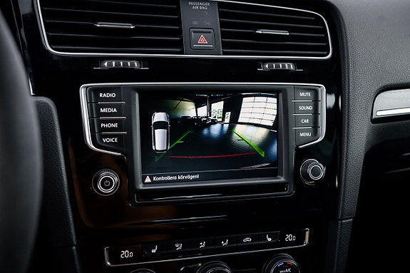 Volkswagen Golf VII 17 of 29