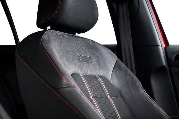 Volkswagen Golf VII 27 of 29