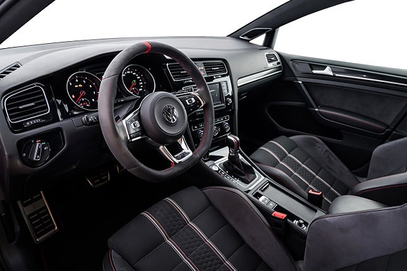 Volkswagen Golf VII 11 of 29