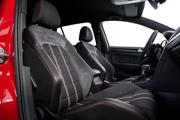 Volkswagen Golf VII 15 of 29