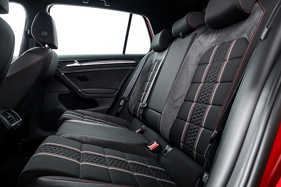 Volkswagen Golf VII 16 of 29