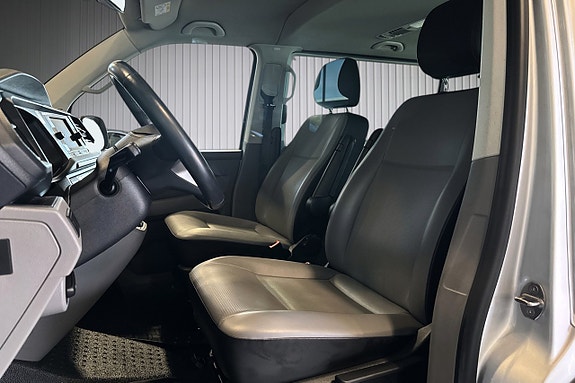 Volkswagen Caravelle 6 of 10