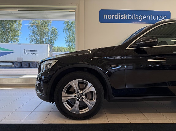 Mercedes-Benz GLC220 d 4 of 5