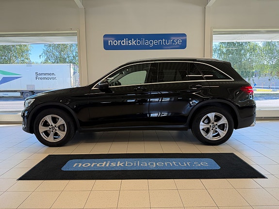 Mercedes-Benz GLC220 d 2 of 5
