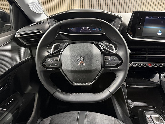 Peugeot 208 13 of 19