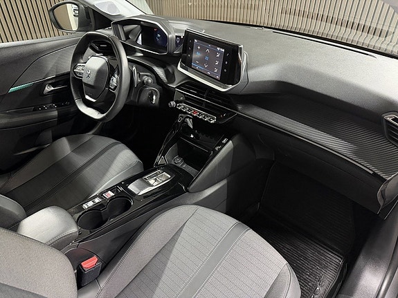 Peugeot 208 11 of 19