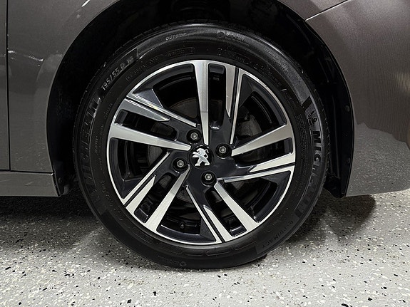 Peugeot 208 9 of 19