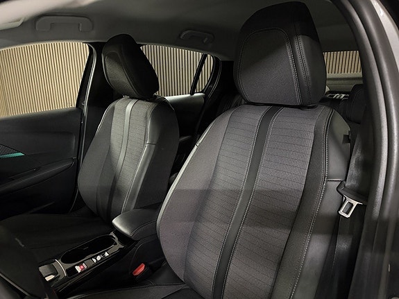Peugeot 208 16 of 19