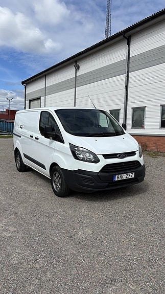 Ford Transit Custom 2 of 5