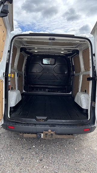Ford Transit Custom 8 of 8