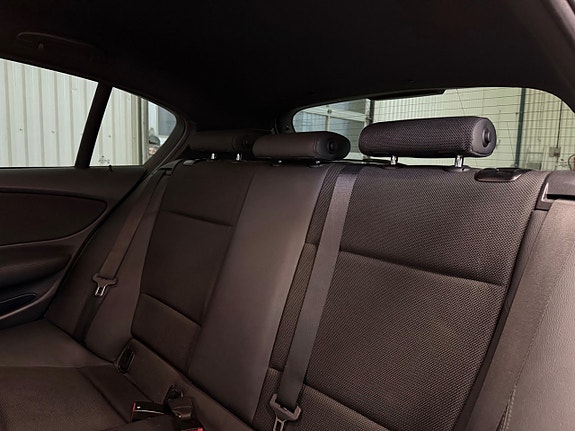 BMW 118d 14 of 15