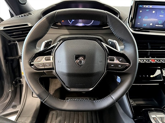 Peugeot 2008 7 of 17