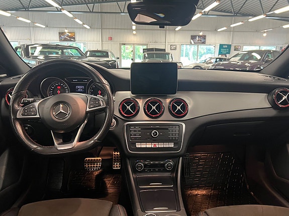 Mercedes-Benz CLA250 8 of 11