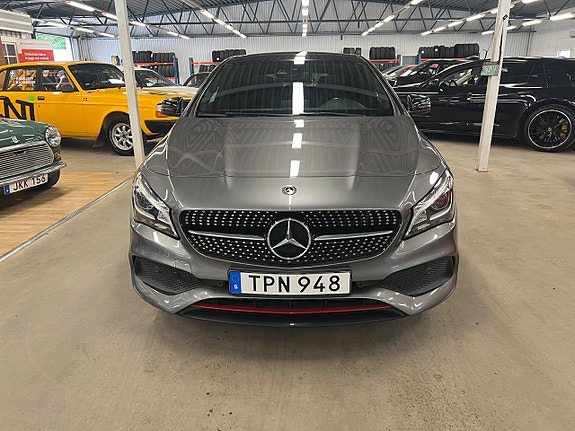 Mercedes-Benz CLA250 2 of 5