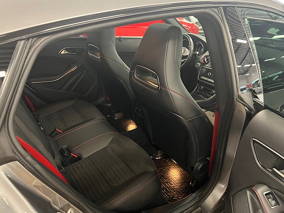 Mercedes-Benz CLA250 10 of 11