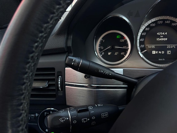 Mercedes-Benz GLK320 20 of 26