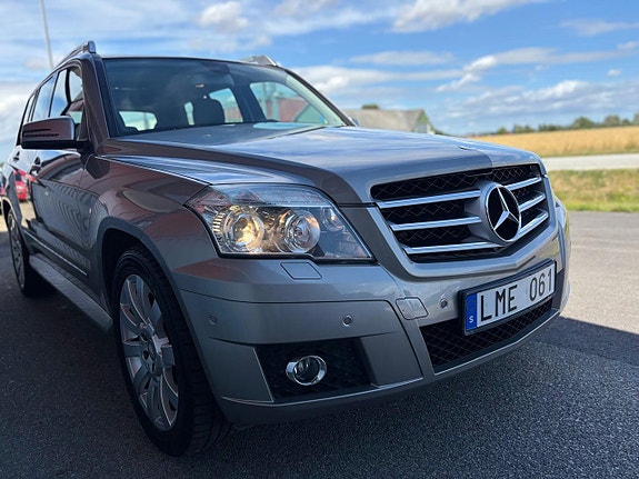 Mercedes-Benz GLK320 25 of 26