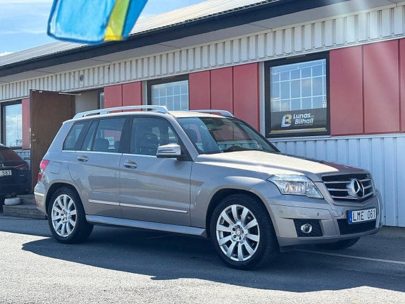 Mercedes-Benz GLK320 5 of 26