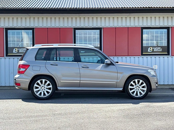 Mercedes-Benz GLK320 6 of 26