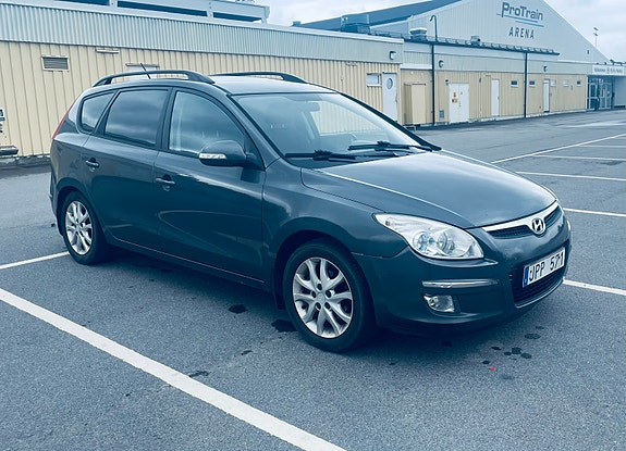 Hyundai i30 2 of 5