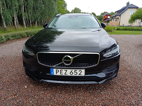 Volvo V90 2 of 5