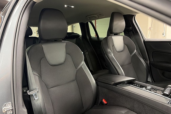 Volvo V60 Cross Country 8 of 19