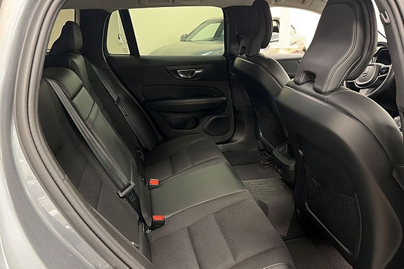 Volvo V60 Cross Country 9 of 19