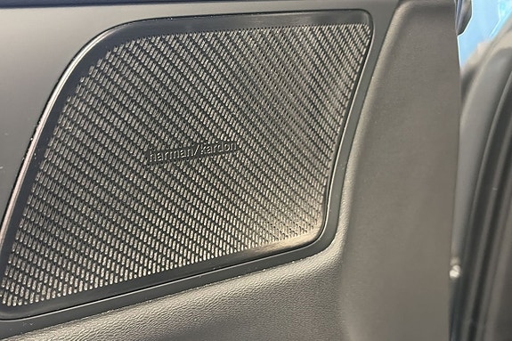 Volvo V60 Cross Country 15 of 19