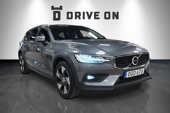 Volvo V60 Cross Country 2 of 19