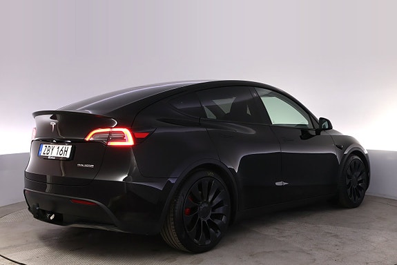 Tesla Model Y 5 of 5
