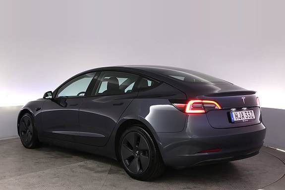 Tesla Model 3 4 of 5