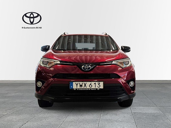 Toyota RAV4 2 of 5