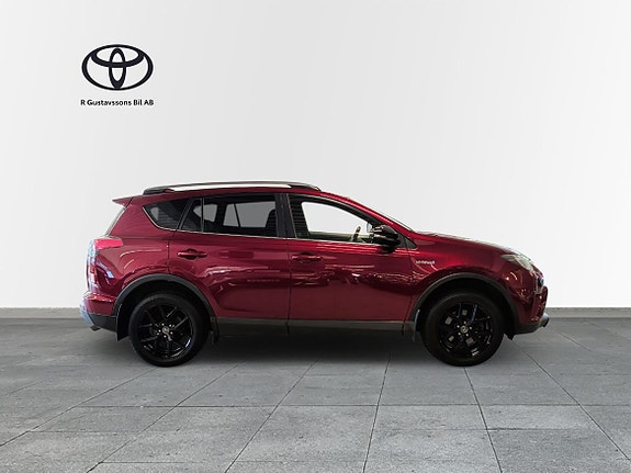 Toyota RAV4 3 of 5