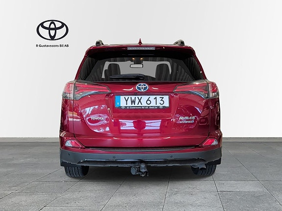 Toyota RAV4 5 of 5