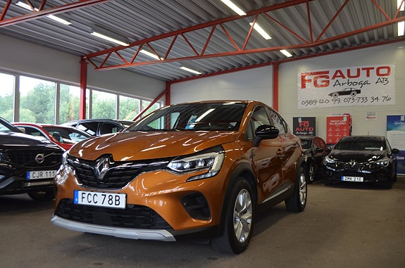 Renault Captur 2 of 26