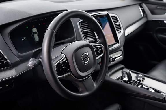 Volvo XC90 12 of 24