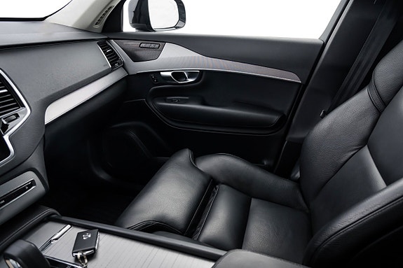 Volvo XC90 17 of 24