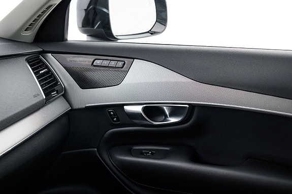 Volvo XC90 18 of 24