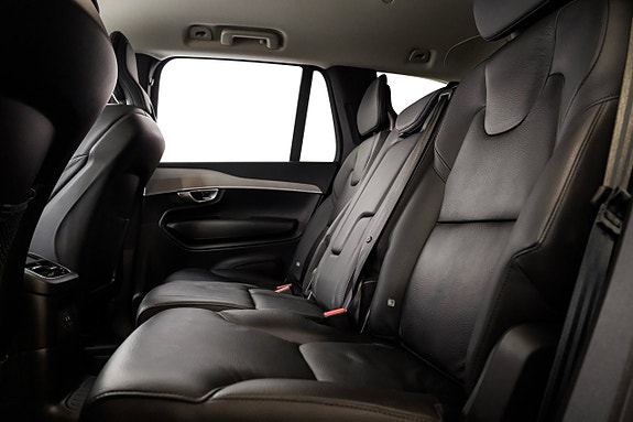 Volvo XC90 24 of 24