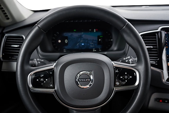 Volvo XC90 13 of 24