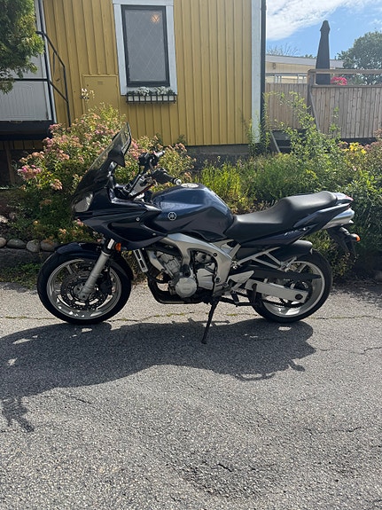 Yamaha FZ6-S 2 of 5