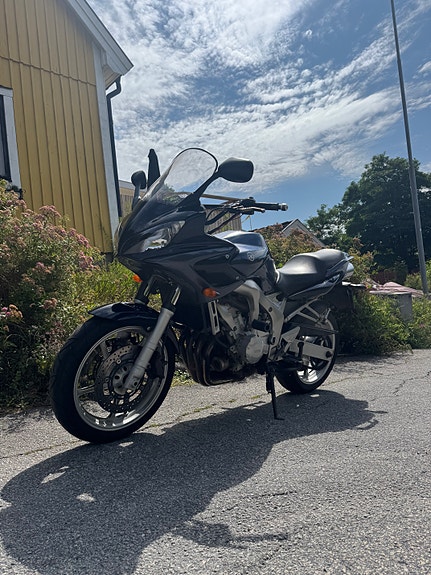 Yamaha FZ6-S 4 of 5